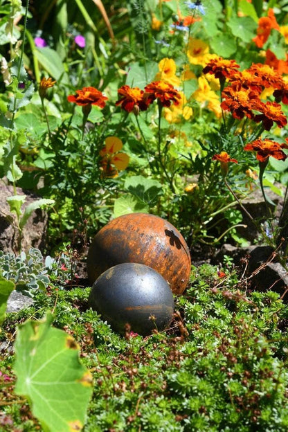 Rusty Garden Metal Balls - Patio Ornament