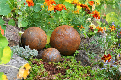 Rusty Garden Metal Balls - Patio Ornament