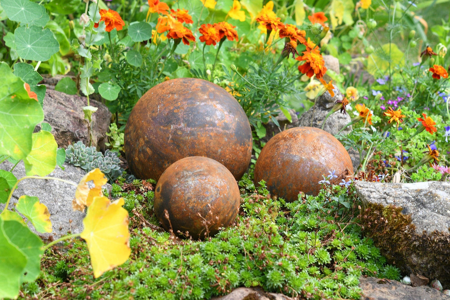 Rusty Garden Metal Balls - Patio Ornament